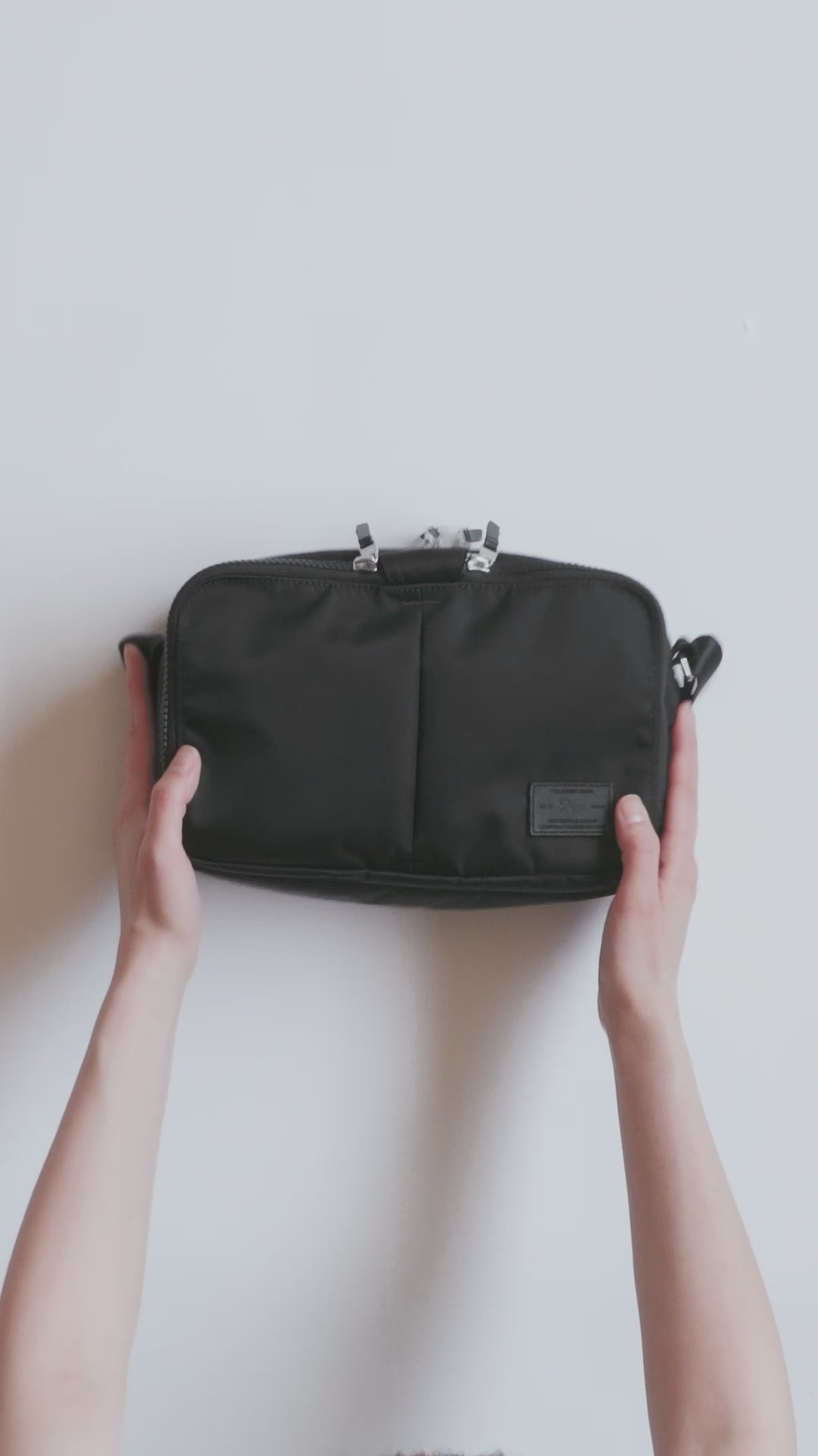Staple Travel Cross M Black