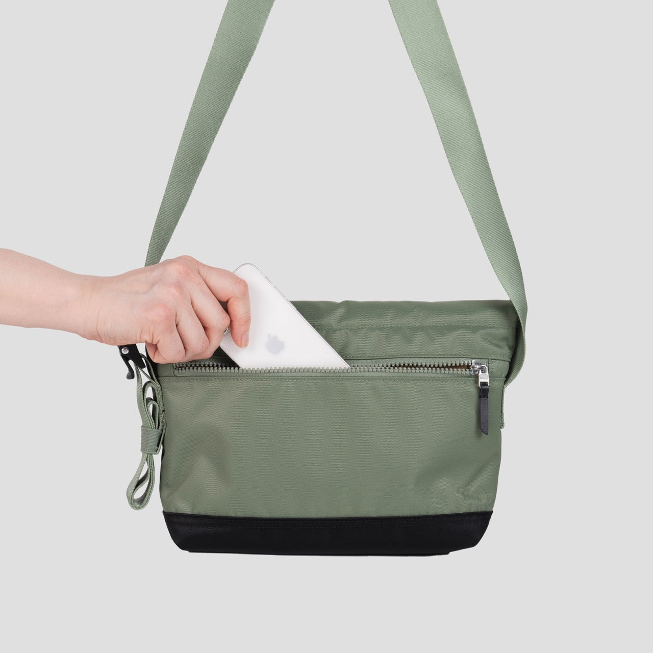 Staple Messenger Bag S Olive