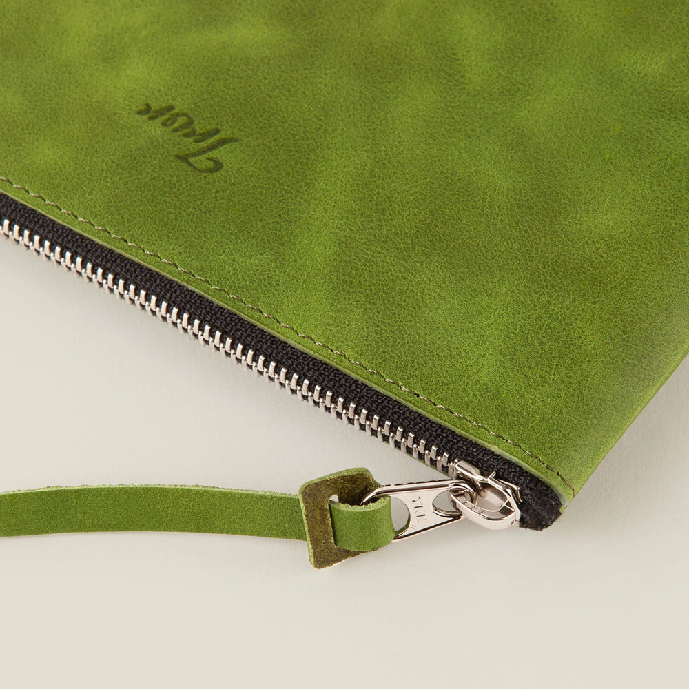 
                  
                    Leather Pouch M Green
                  
                