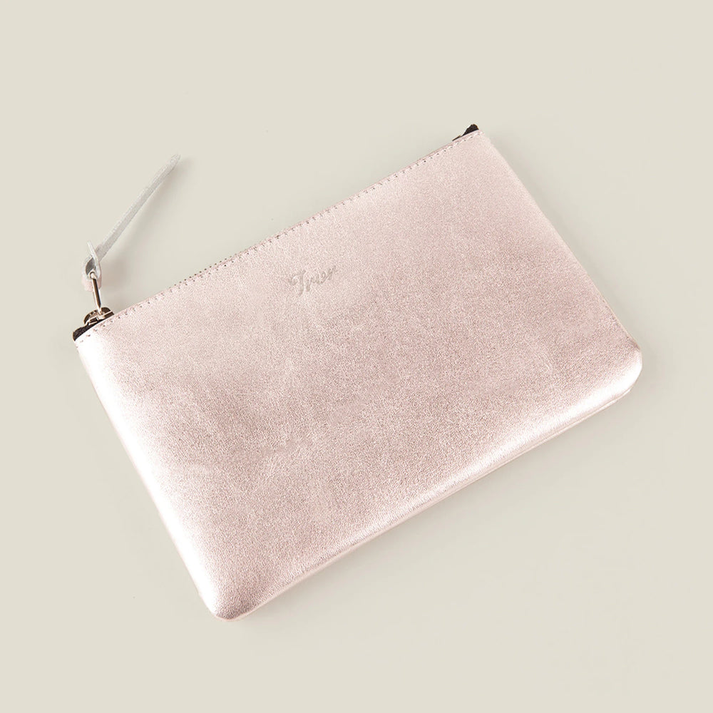 
                  
                    Leather Pouch M Metalic Pink
                  
                